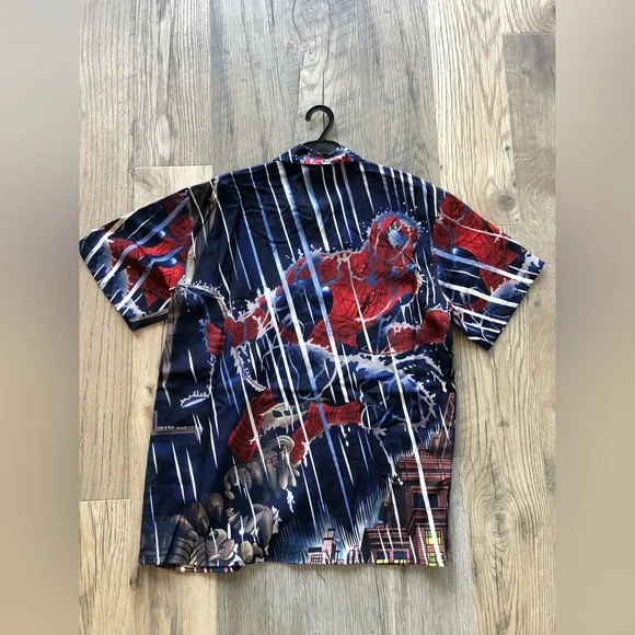 NWT Spider-Man Designed Button Down Small